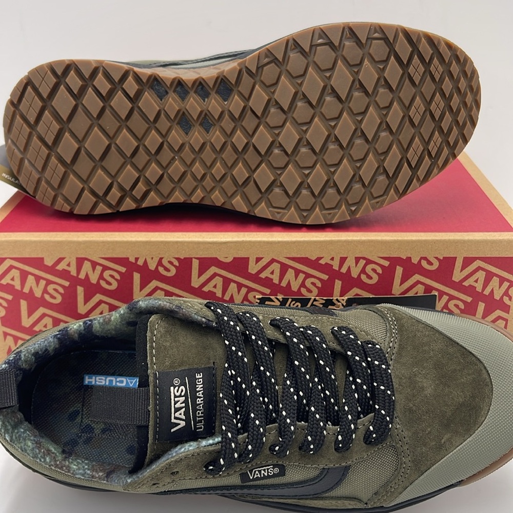 Vans WMNS Olive Green Sneakers Ultrarange Exo
Rain Camo Dark Olive
VN0A5KS4DOL - Picture 3 of 16